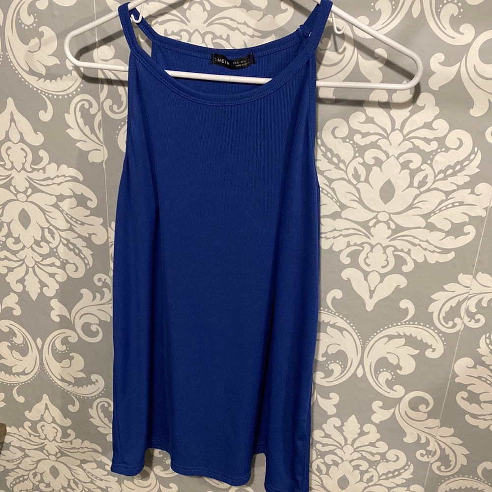 XL Tank Lot (4 items)